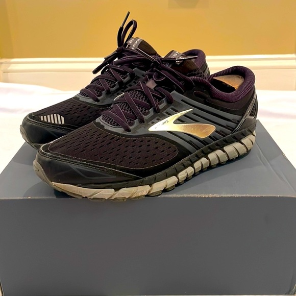 Brooks Other - Brooks Beast 18 Running Shoes